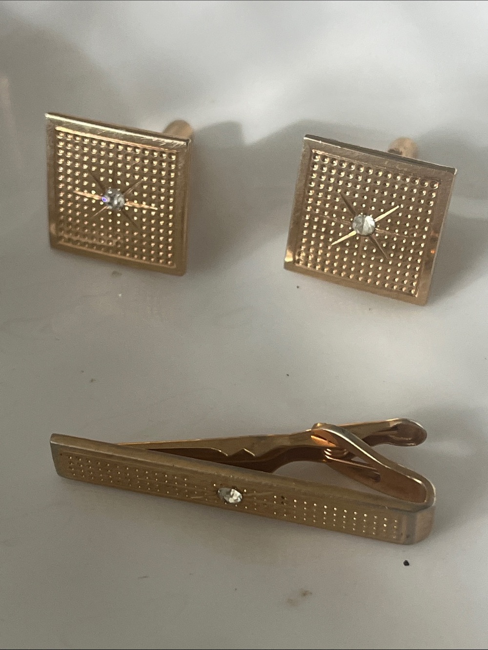 VINTAGE SWANK Gold-Tone Square Cuff Links with Center Crystal and Tie Clip